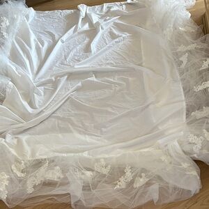 Pottery Barn Kids x Monique Lhuillier Ivory Lace Appliqué Bedskirt (Full Size)